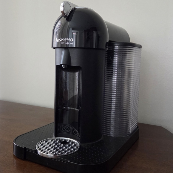 Nespresso VertuoLine Coffee Machine - Picture 2 of 10